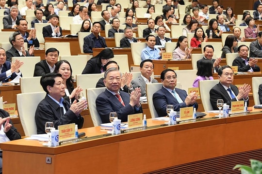 Tổng Bí thư Tô Lâm dự, phát biểu chỉ đạo Hội nghị toàn quốc quán triệt, triển khai tổng kết việc thực hiện Nghị quyết số 18 của Trung ương, giải pháp tăng tốc phát triển kinh tế - xã hội và tháo gỡ điểm nghẽn về thể chế