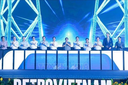 Thủ tướng: Nhanh chóng làm chủ công nghệ, phát triển công nghiệp năng lượng tái tạo