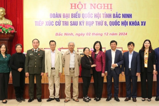 Đoàn ĐBQH tỉnh Bắc Ninh tiếp xúc cử tri sau Kỳ họp thứ Tám