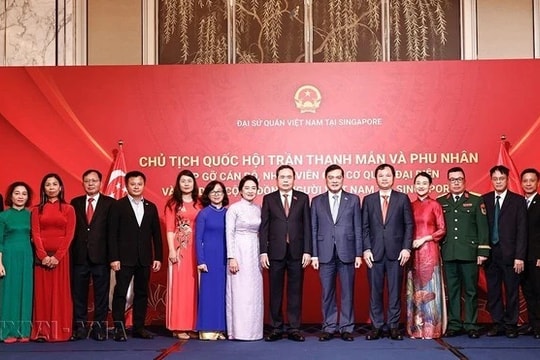 Xây dựng cộng đồng ngày càng ổn định, phát triển, trở thành cầu nối vững chắc cho quan hệ Việt Nam - Singapore