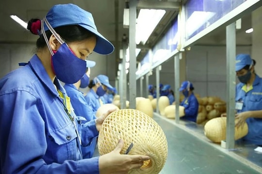 Gắn chặt hỗ trợ sản xuất với xúc tiến thương mại