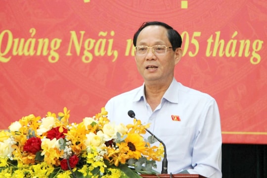 Phó Chủ tịch Quốc hội, Thượng tướng Trần Quang Phương tiếp xúc cử tri ngành y tế tỉnh Quảng Ngãi