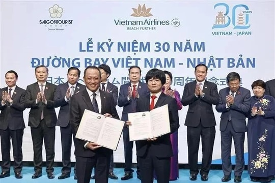 Top legislator attends celebration marking 30 years of Vietnam-Japan direct air route