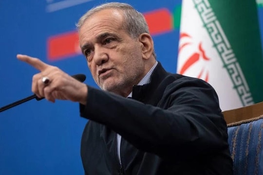 Iran thông qua luật trang phục 