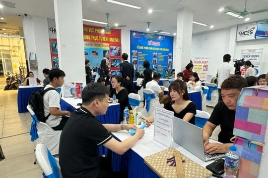 Giải quyết việc làm thông qua việc đưa người lao động đi làm việc ở nước ngoài