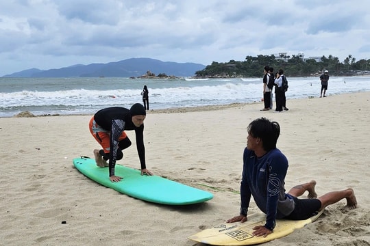Nha Trang là 1 trong 5 điểm lướt sóng tuyệt vời nhất Việt Nam