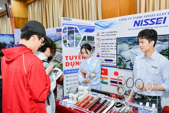 Đại học Bách khoa Hà Nội tạo cơ hội cho sinh viên bộc lộ tài năng trước nhà tuyển dụng