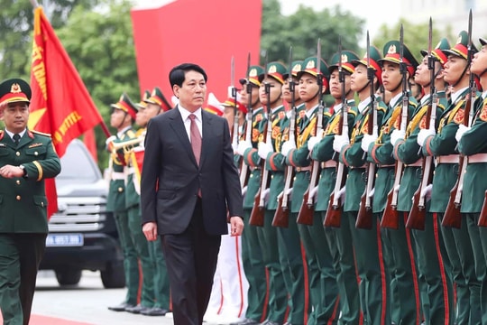 Chủ tịch nước trao tặng danh hiệu Anh hùng Lực lượng vũ trang nhân dân cho Viện Hàng không Vũ trụ Viettel 