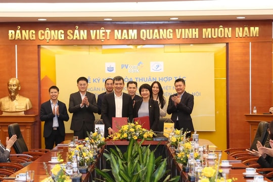 PVcomBank ký kết thỏa thuận hợp tác với hai bệnh viện lớn tại Hà Nội