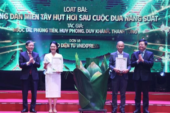 Trao giải báo chí toàn quốc về nông nghiệp, nông dân, nông thôn Việt Nam lần thứ II