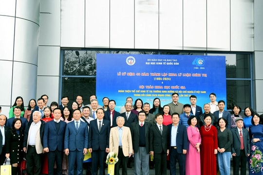  Khoa Lý luận chính trị Đại học Kinh tế Quốc dân kỷ niệm 40 năm thành lập