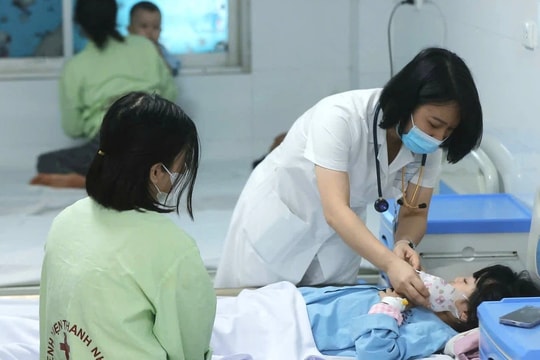 Hà Nội: Dịch sởi gia tăng, bác sĩ khuyến cáo tiêm chủng đầy đủ