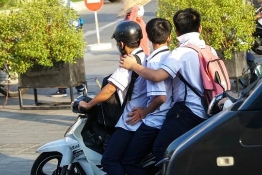 Đưa chấp hành luật an toàn giao thông là một tiêu chí xếp loại hạnh kiểm với học sinh