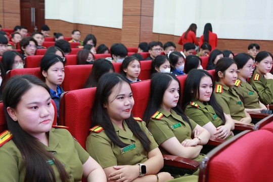 Phát huy vai trò của thanh niên trong bảo vệ an ninh tư tưởng của Đảng