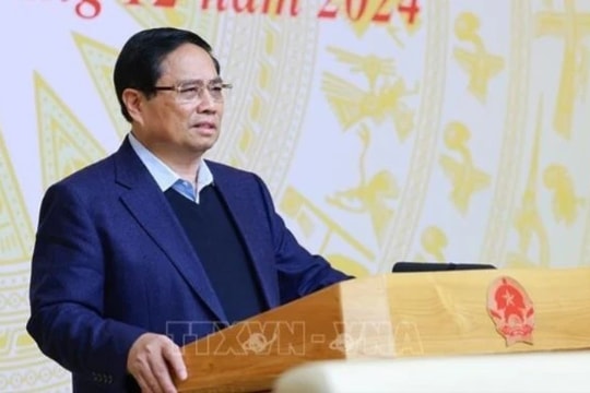 Thủ tướng Phạm Minh Chính chủ trì phiên họp về phát triển ngành công nghiệp bán dẫn