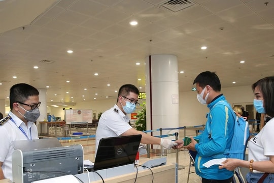 Hoãn xuất cảnh khi nợ thuế: thực thi sao cho hợp lý?