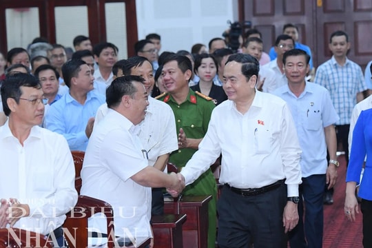 Chủ tịch Quốc hội Trần Thanh Mẫn tiếp xúc cử tri tỉnh Hậu Giang