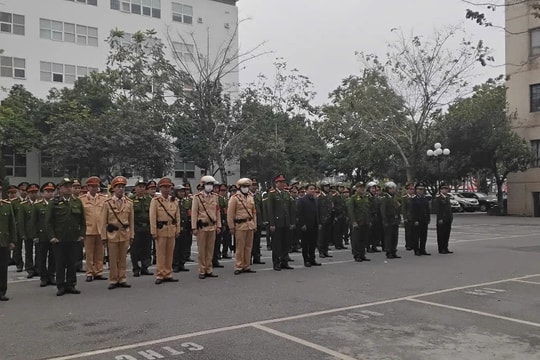 Công an quận Long Biên thực hiện Cao điểm tấn công trấn áp tội phạm, xử lý vi phạm