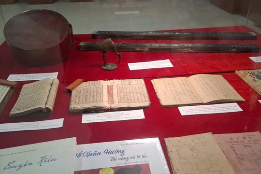 Di sản của Nguyễn Du, Hồ Xuân Hương - cuộc đối thoại liên văn hóa, xuyên thời đại