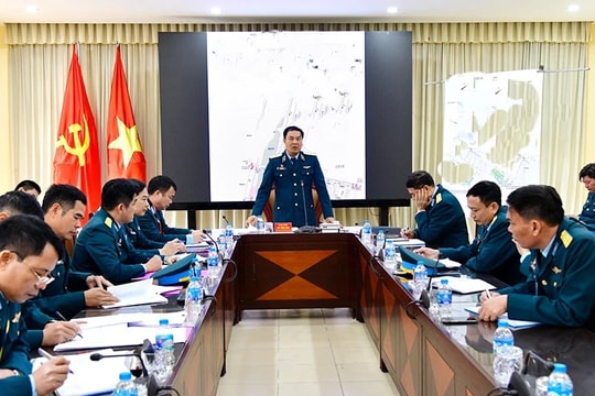 Quân chủng Phòng không - Không quân kiểm tra công tác chuẩn bị tham gia Triển lãm Quốc phòng quốc tế Việt Nam năm 2024 tại Lữ đoàn 918