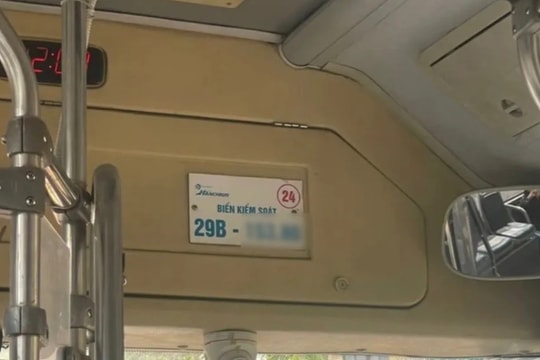 Chưa có tiền lẻ mua vé nữ hành khách bất ngờ bị phụ xe bus Hà Nội quát “xuống xe”, sau phản ánh, phía Transerco nhận lỗi 