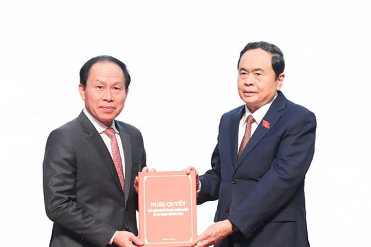 Chủ tịch Quốc hội Trần Thanh Mẫn dự Hội nghị công bố Nghị quyết của Quốc hội về tổ chức chính quyền đô thị thành phố Hải Phòng 