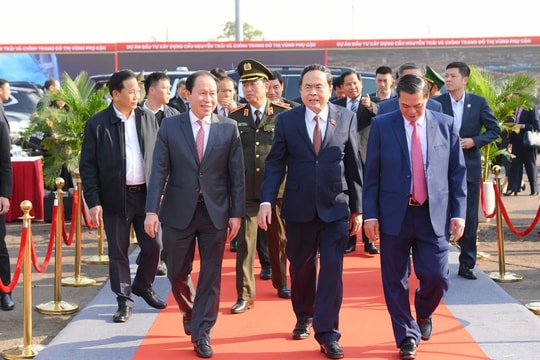 Chủ tịch Quốc hội Trần Thanh Mẫn dự Lễ Khởi công Dự án đầu tư xây dựng cầu Nguyễn Trãi và chỉnh trang đô thị vùng phụ cận