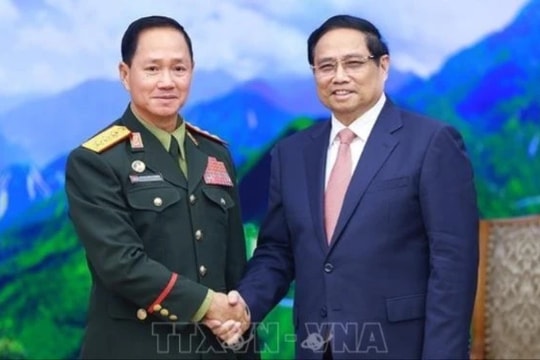 Thủ tướng Phạm Minh Chính tiếp Bộ trưởng Bộ Quốc phòng Lào