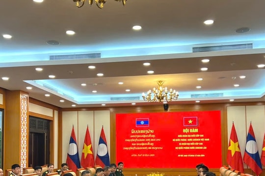 Bộ trưởng Bộ Quốc phòng, Đại tướng Phan Văn Giang đón và hội đàm với Bộ trưởng Quốc phòng Lào