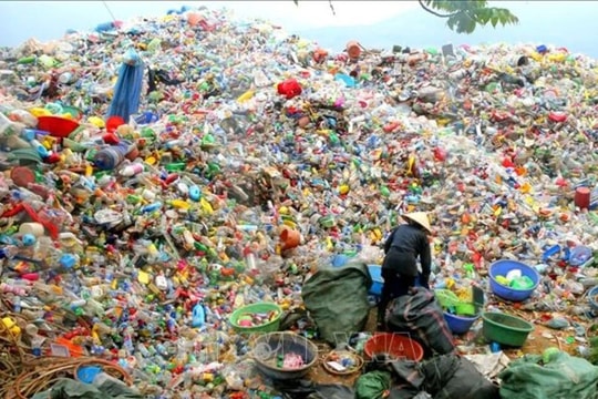 Nhân rộng hơn nữa phong trào thu gom, phân loại rác thải rắn sinh hoạt