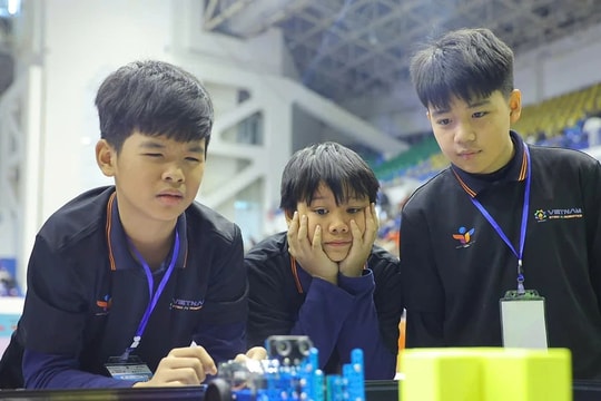 Gần 1.000 thí sinh tham gia tranh tài tại Cuộc thi vô địch STEM, AI và Robotics 2024