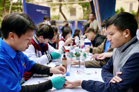 Bảo đảm sự bình đẳng trong tiếp cận dịch vụ y tế