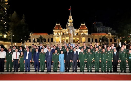 Chủ tịch Quốc hội Trần Thanh Mẫn dự Chương trình hòa nhạc và nghệ thuật “Bài ca không quên”