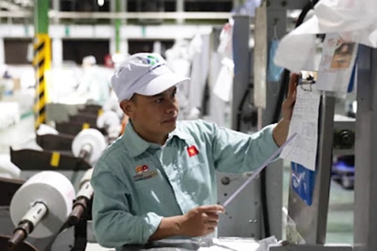 Bổ sung quy định tính lương hưu cho người Việt Nam đi lao động nước ngoài