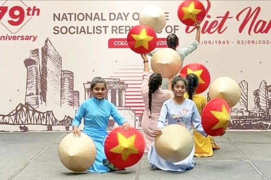 Lan tỏa văn hóa Việt trên quê hương Phật pháp