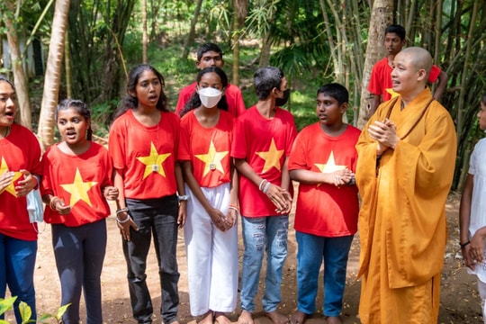 Bài 2: Tiếng Việt rung rinh nhịp đập trái tim người (*)