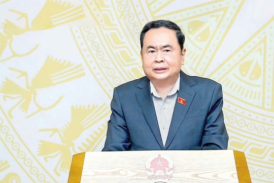 Khẩn trương đề xuất nội dung và phương án cụ thể sửa đổi các luật để thực hiện chủ trương sắp xếp, tinh gọn tổ chức bộ máy