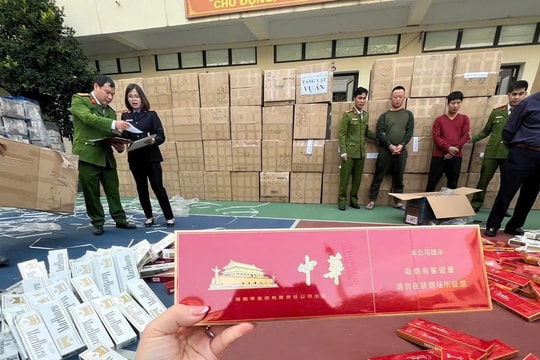 Huyện Đông Anh (Hà Nội): Triệt phá vụ tàng trữ hàng cấm là hàng trăm nghìn bao thuốc lá nhãn hiệu 'Manchester'