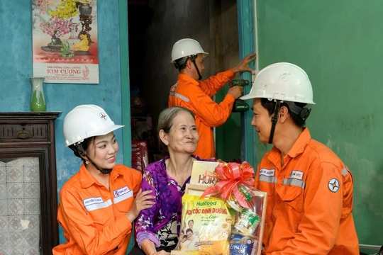 Tháng tri ân khách hàng 2024: Ngành điện miền Nam “thắp sáng niềm tin” các hộ nghèo