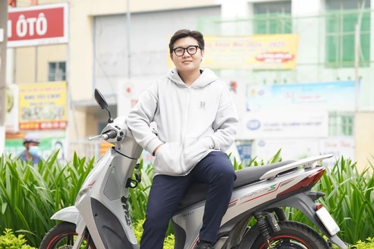 Đổi từ xe xăng sang xe điện, chủ xe tạm biệt cảnh đổ xăng xếp hàng