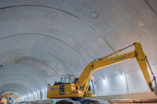 Vượt khó về đích