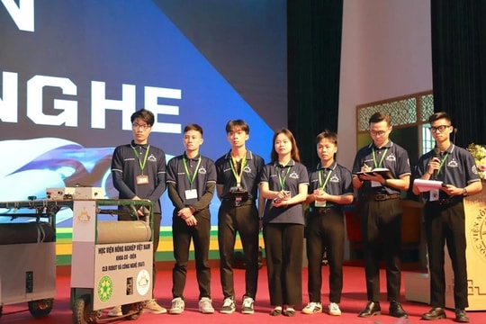Dự án Robot phun thuốc bảo vệ thực vật tự động đạt giải Nhất cuộc thi Khởi nghiệp 