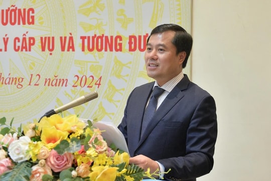 Văn phòng Quốc hội khai giảng Lớp bồi dưỡng lãnh đạo, quản lý cấp Vụ và tương đương