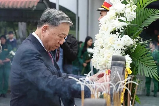 Tổng Bí thư Tô Lâm dâng hương tại Khu di tích lịch sử cấp quốc gia đặc biệt Ngã ba Đồng Lộc