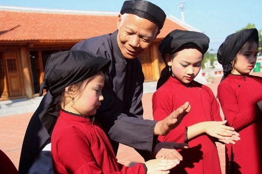 “Cú hích” bảo tồn, truyền nối tinh hoa dân tộc