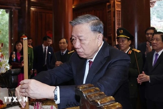 Tổng Bí thư Tô Lâm dâng hương tưởng niệm Chủ tịch Hồ Chí Minh tại Nghệ An ​