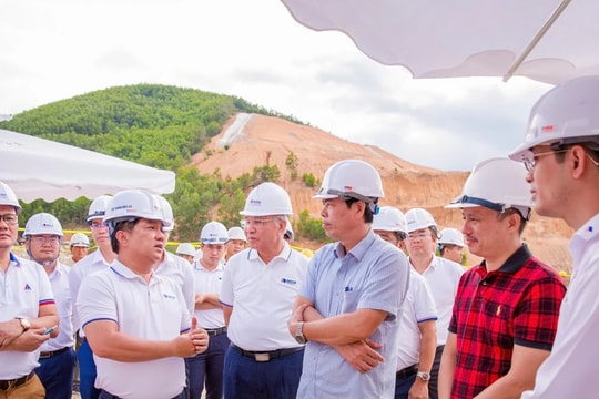 Người Đèo Cả và “sở thích” làm việc khó