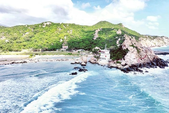 Bảo tồn, phát huy giá trị di sản gắn với phát triển du lịch