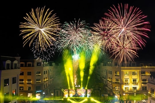 Móng Cái: Gần 10.000 người thăng hoa với đại tiệc âm nhạc tại Vinhomes Golden Avenue