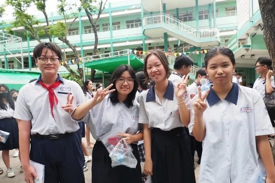 TP. Hồ Chí Minh đề xuất cho tựu trường sớm để nghỉ Tết dài hơn 